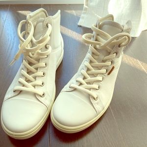 ECCO soft 7 High Top Sneaker (Women)